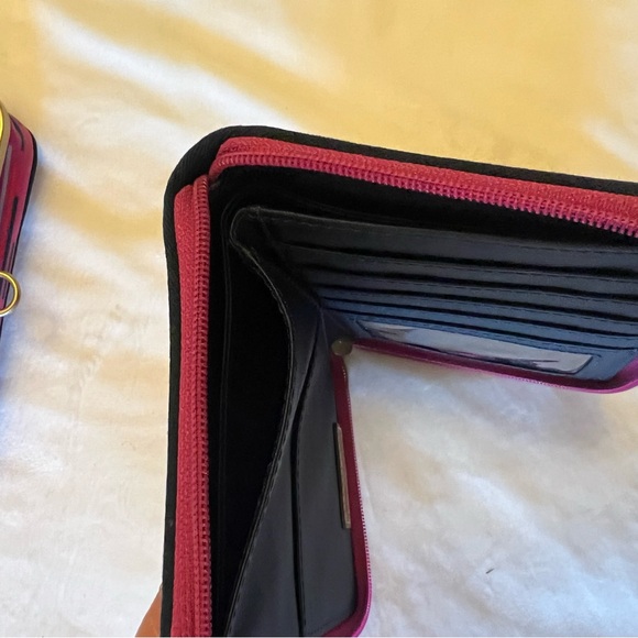 Fossil Passport Wallet & Lipstick Case with Mirror - Picture 5 of 5